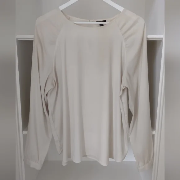 ANN TAYLOR Blouse Ivory Large Petite LP - Picture 4 of 7